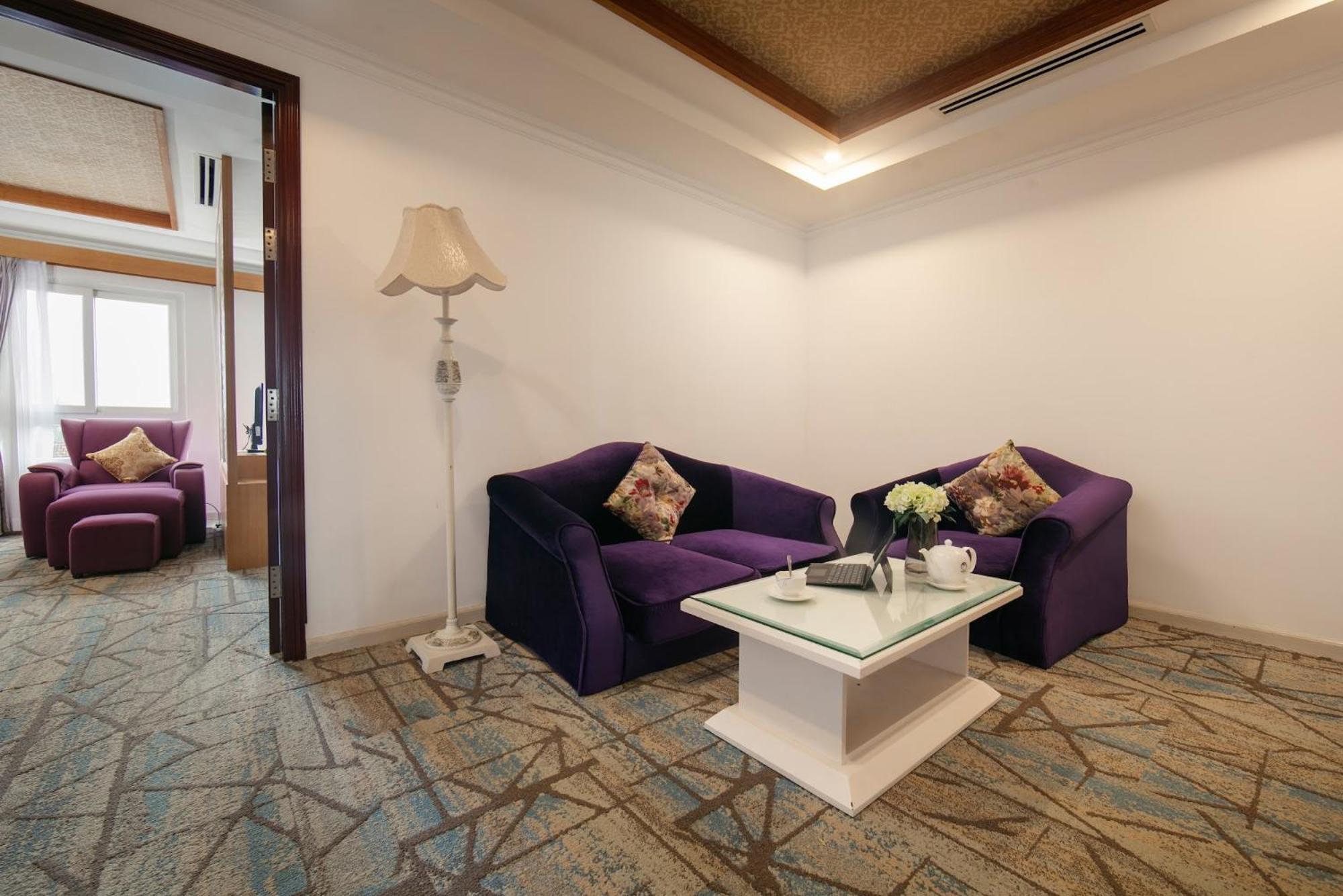 Nesta Hotel Can Tho Esterno foto