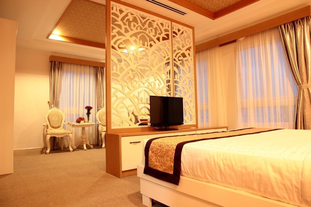 Nesta Hotel Can Tho Esterno foto